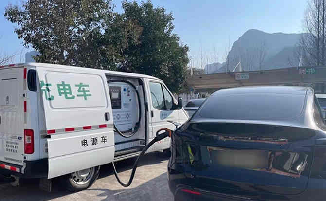 同德汽车搭电